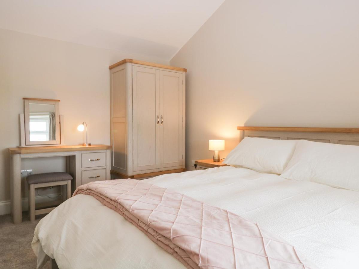 Oxen Park Farm Cottage Ulverston Εξωτερικό φωτογραφία